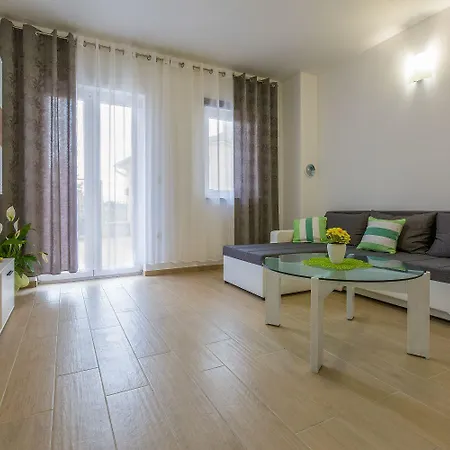 Meernahes Nur 390 Zum Mit Mediterraner Terrasse *