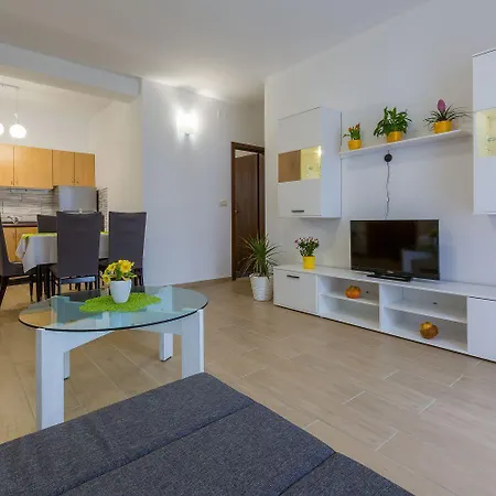 Meernahes Nur 390 Zum Mit Mediterraner Terrasse 公寓 卓得诺沃