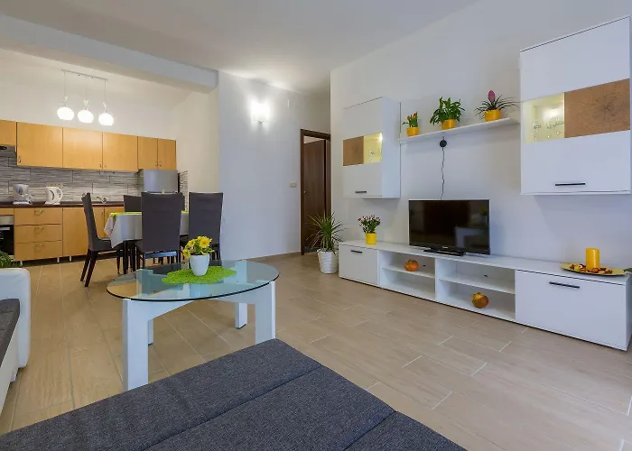 Meernahes Nur 390 Zum Mit Mediterraner Terrasse Apartamento Jadranovo