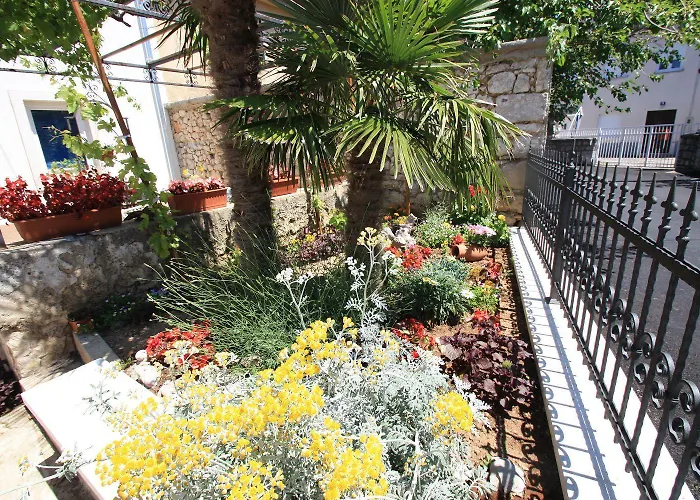 Meernahes Nur 390 Zum Mit Mediterraner Terrasse