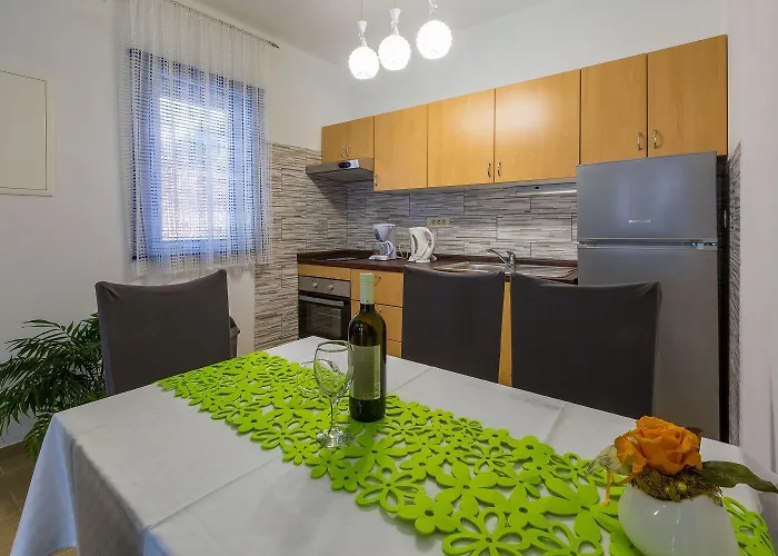 Meernahes Nur 390 Zum Mit Mediterraner Terrasse *