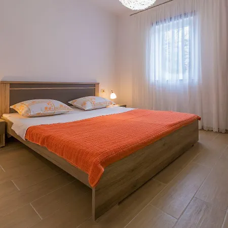 Meernahes Nur 390 Zum Mit Mediterraner Terrasse 자드라보노