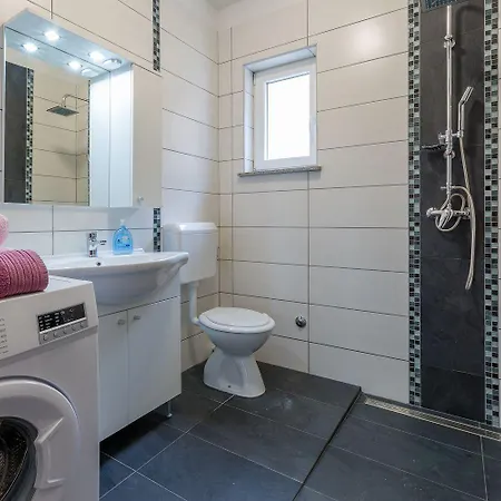 Meernahes Nur 390 Zum Mit Mediterraner Terrasse Apartment Jadranovo