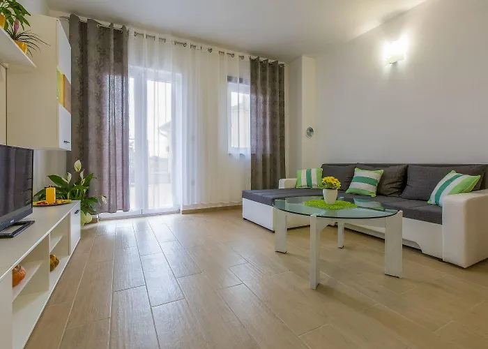 Meernahes Nur 390 Zum Mit Mediterraner Terrasse *