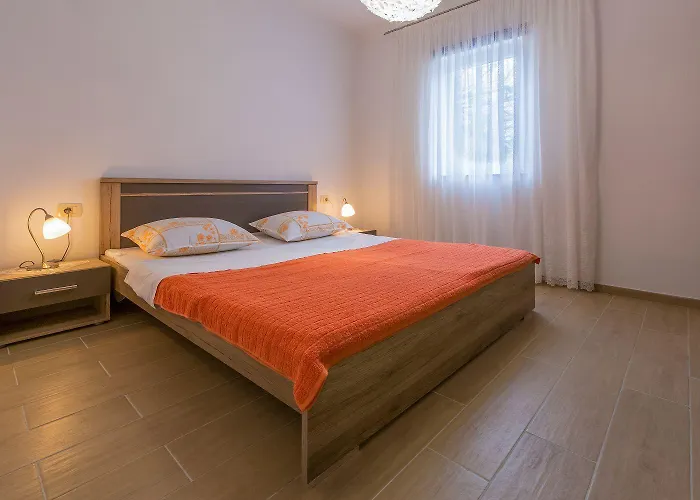 Meernahes Nur 390 Zum Mit Mediterraner Terrasse Jadranovo