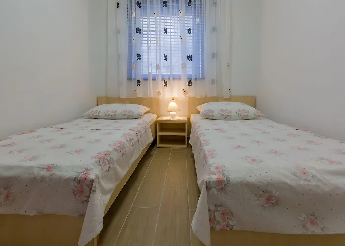 Meernahes Nur 390 Zum Mit Mediterraner Terrasse